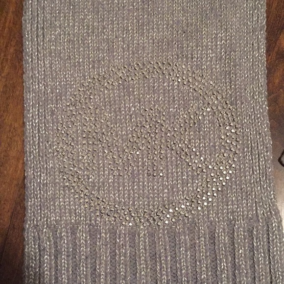 Michale Kors Wool Scarf - Picture 4 of 4